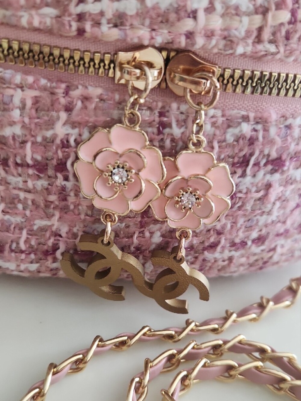 Pink Tweed Mini Vanity Crossbody Bag with Floral Charms..so Pretty! - Picture 10 of 11